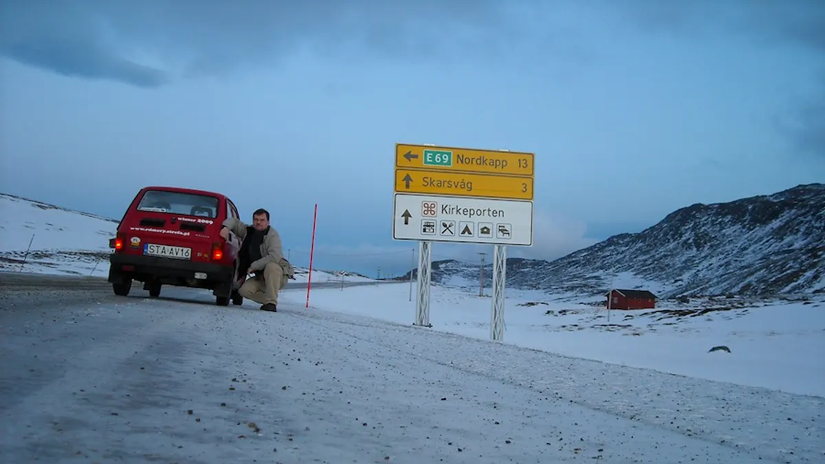Na Nordkapp „maluchem”, 100-lecie Niepodległości Polski i edukacja dzieci