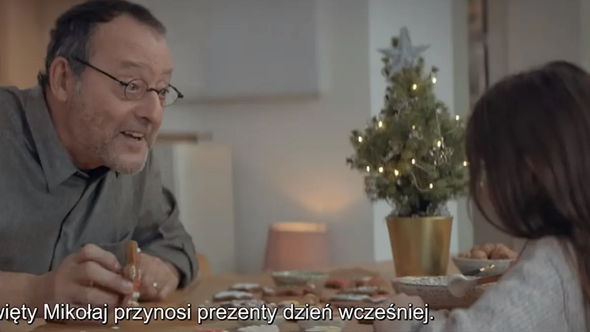 „Choinki są tak wysokie, że dotykają sufitu” – Jean Reno