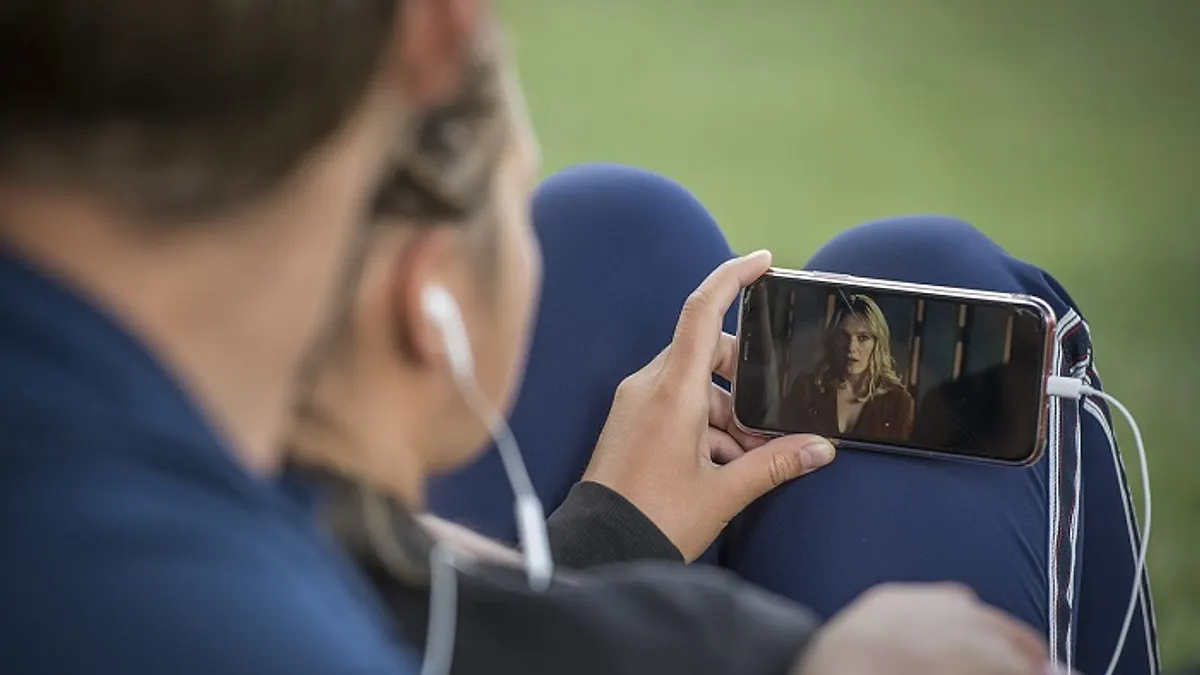 Powody rosnącej popularności filmów online