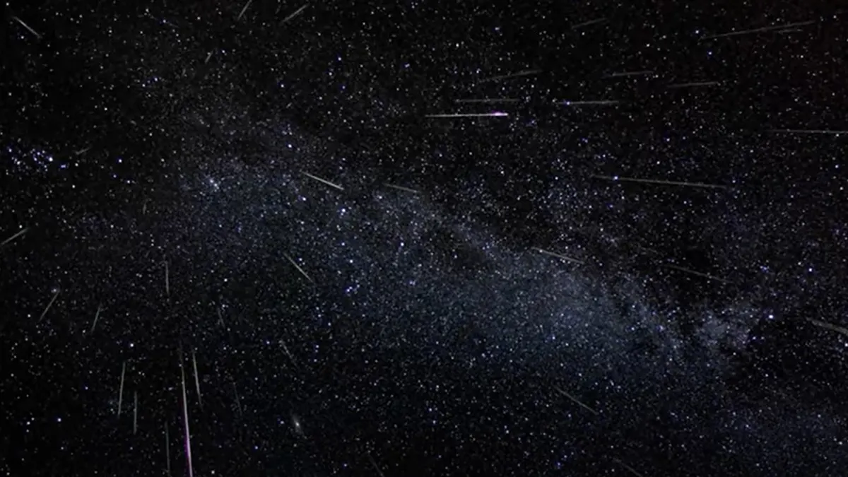 Perseidy 2025: Najpiękniejszy deszcz meteorów w roku. Kiedy i gdzie patrzeć w niebo?
