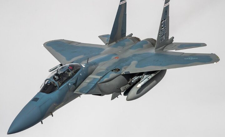 Myśliwiec F-15EX Eagle II w locie