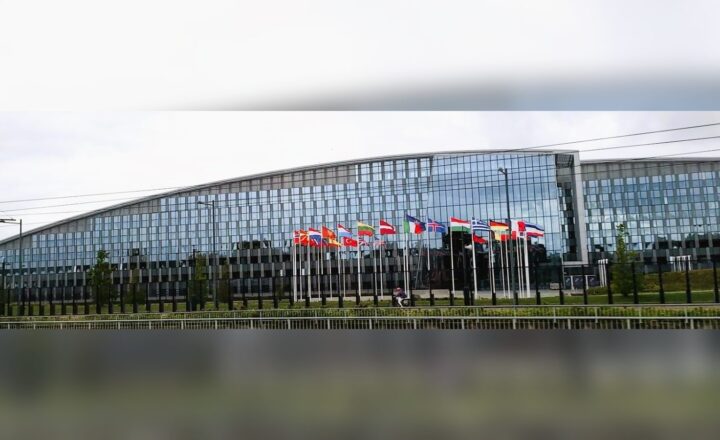Ilustracja do materiału: Sojusznicy Ukrainy spotykają się 24 sierpnia. NATO dołącza do rozmów