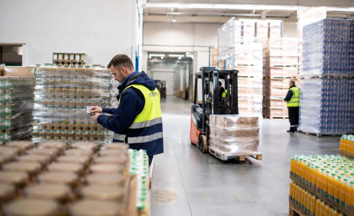 System kaucyjny tworzy nowy biznes. Zwrot butelek ma być prostszy niż stanie przy automacie