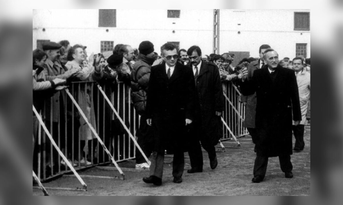 Ilustracja do materiału: 24 sierpnia 1989. Mazowiecki został premierem i zmienił polityczną oś Europy