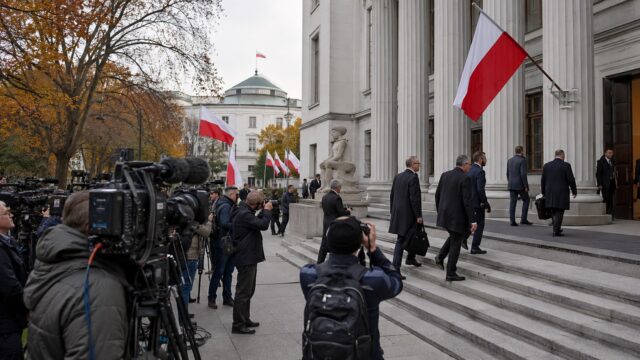 Zdjęcie do artykułu: Sejm wraca do twardych sporów. Bezpieczeństwo i finanse otwierają jesień polityczną