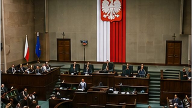 Zdjęcie ilustracyjne: Polacy bezlitośni w sondażu. Ocenili Sejm, Senat i prezydenta