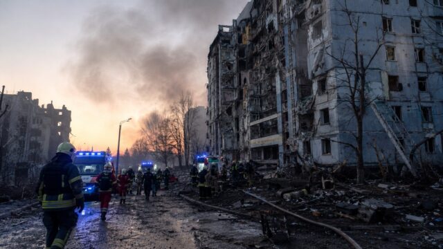 Zdjęcie do artykułu: Kolejna noc alarmów na Ukrainie. Miasta znów mierzą się z presją rosyjskich ataków