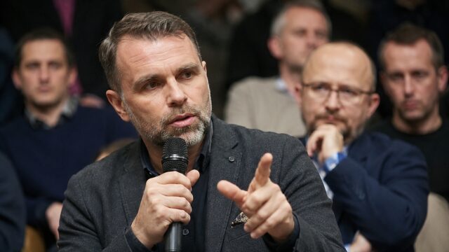 Bartosiak trafił w czuły punkt. Dlaczego Polacy tak gwałtownie reagują na krytykę własnego państwa?