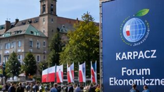 panorama Warszawy jako ilustracja polskiej gospodarki i inwestycji