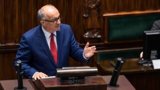 Włodzimierz Czarzasty podczas wystąpienia sejmowego przy mównicy